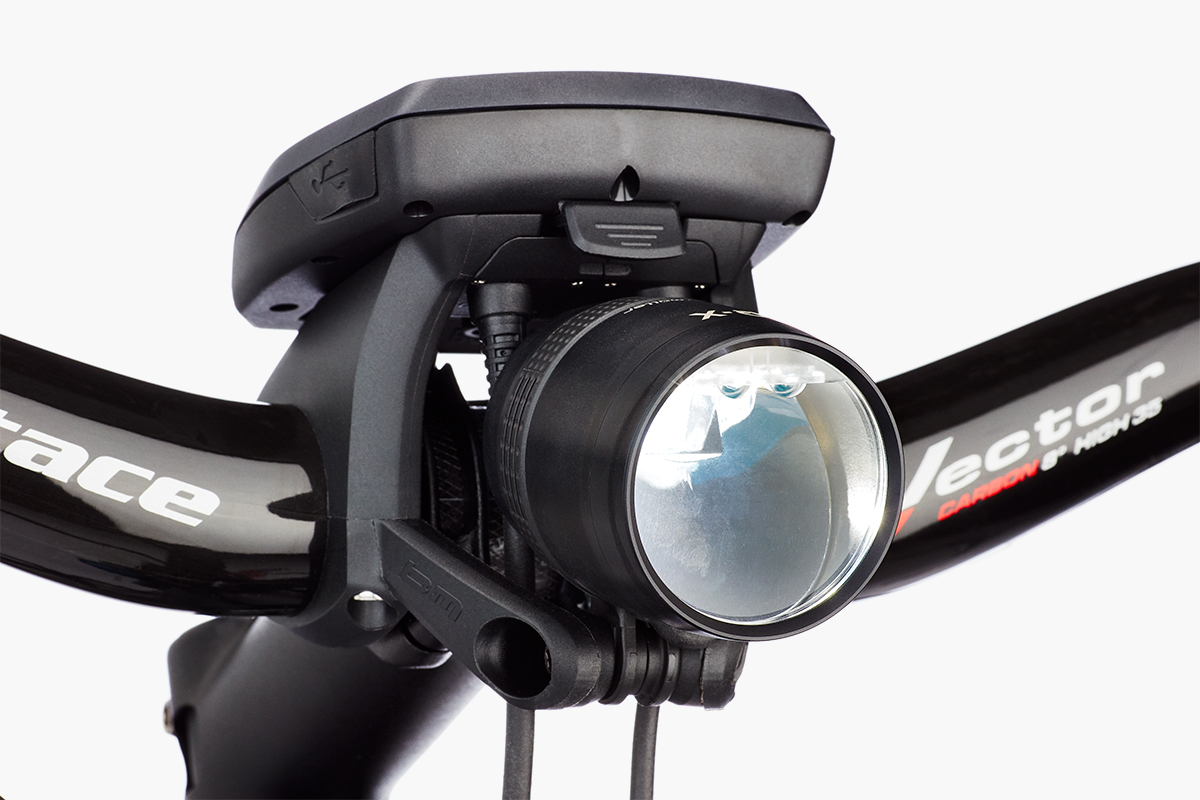 Riese & Muller Supercharger Mountain: The Ultimate Hardtail E-mountain Bike Silver Mounted light