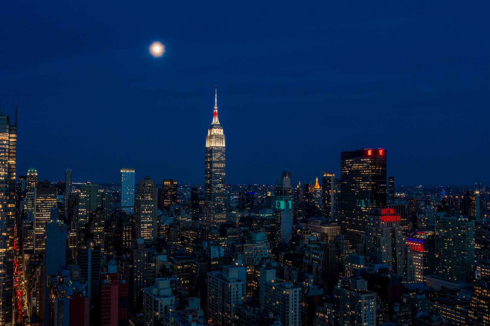 Empire State Building Sleepless In Seattle Event (Sony Pictures Home Entertainment)