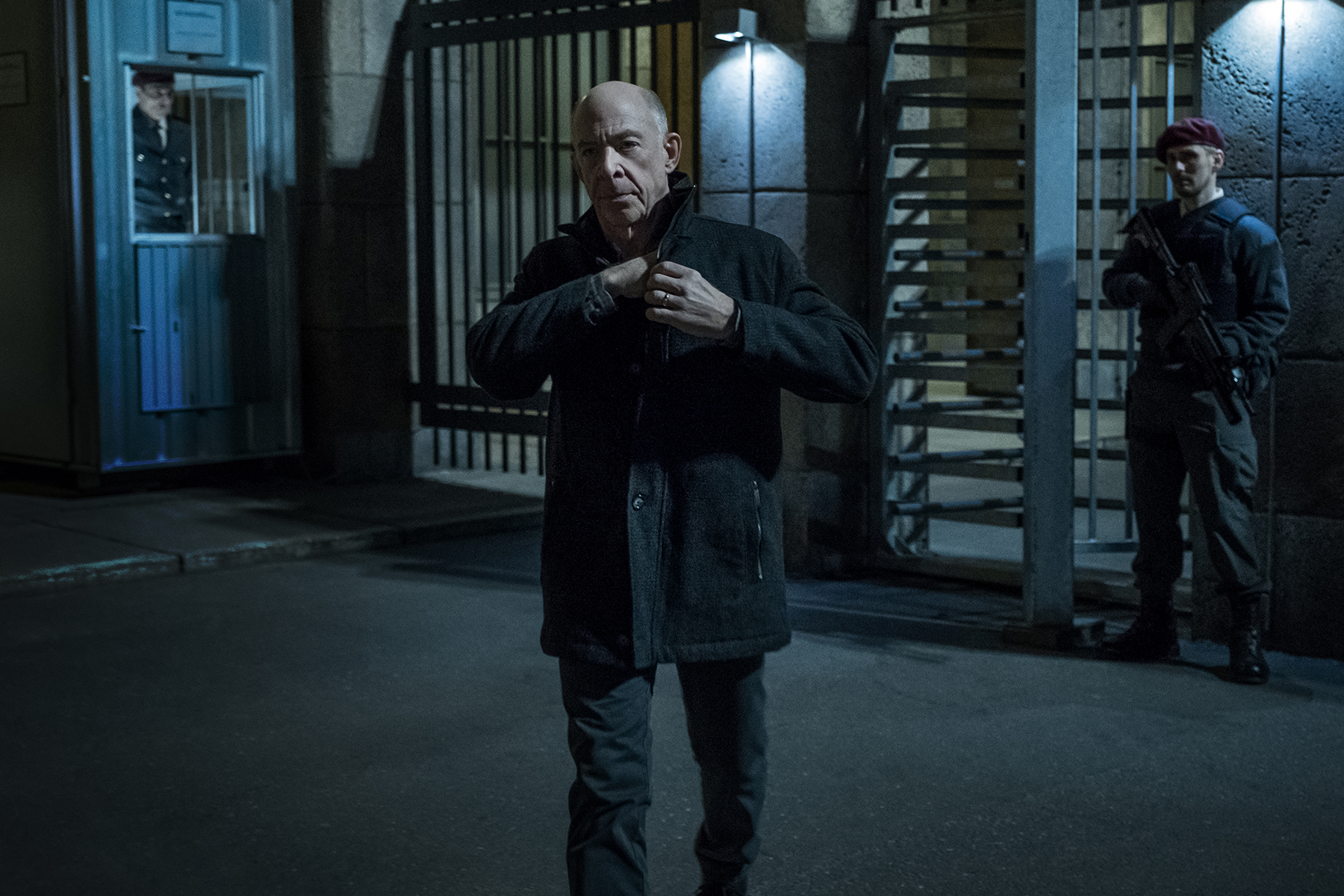 Counterpart: The Complete First Season still (Liosngate Home Entertainment)
