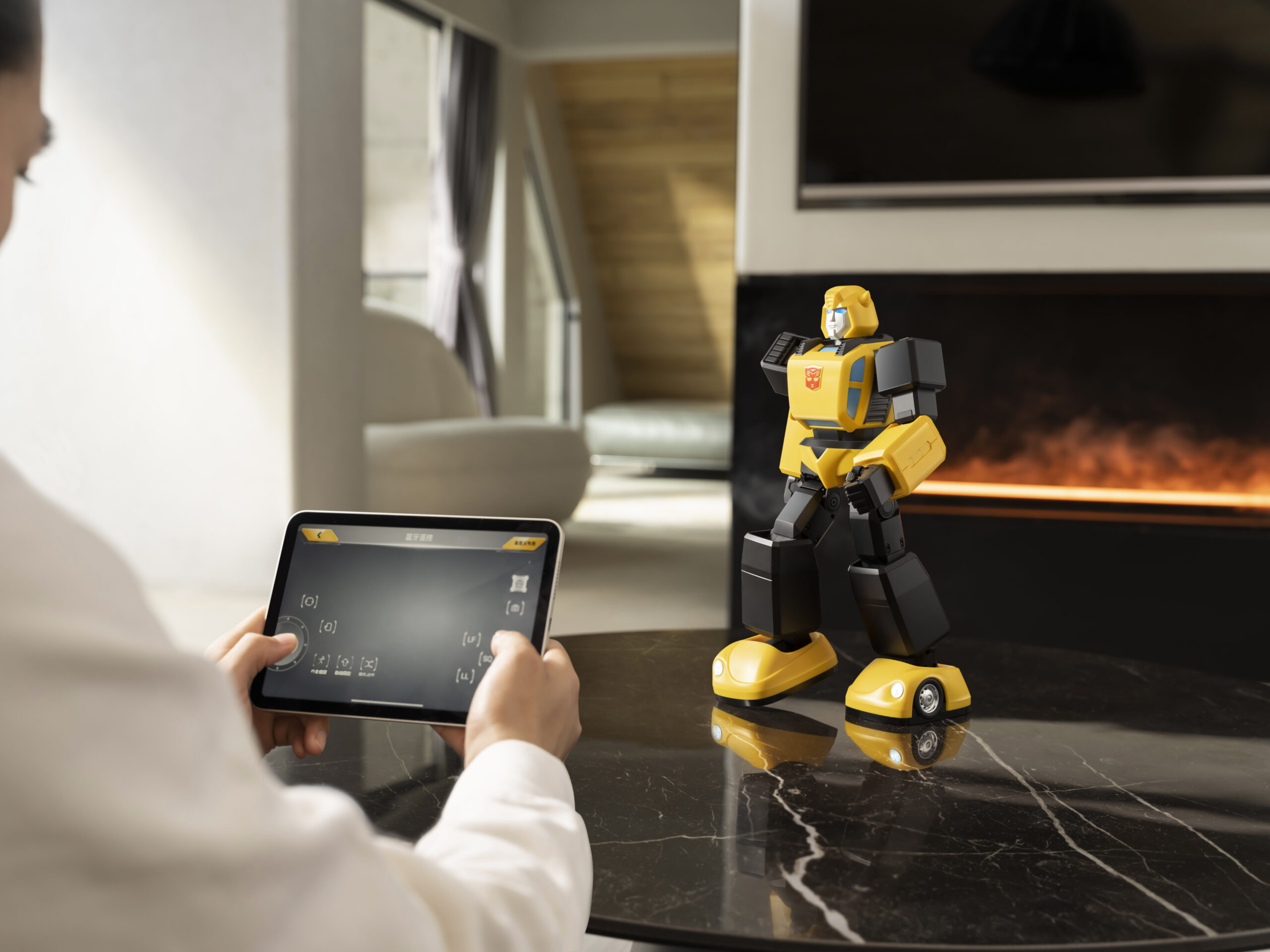 Bumblebee G1 Transformers Robot product image (Robosen Robotics)