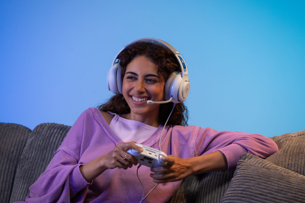 Atlas 200 Headset for PS5 and PS5 product image (Turtle Beach)